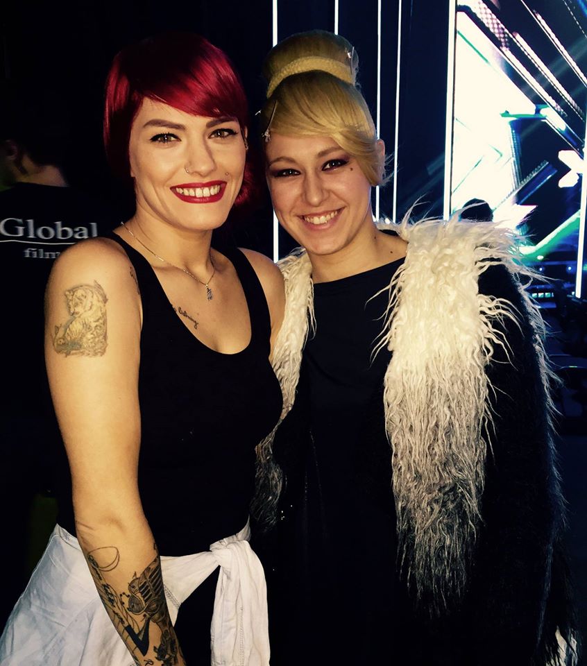 Жана Бергендорф в подкрепа на Невена Пейкова. Тазгодишната финалистка напълно засенчи миналогодишната победителка.