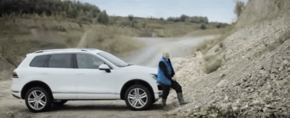 Беличкият „Туарег“, чийто собственик предпочита да не го цапа, е една от находките в ефира.