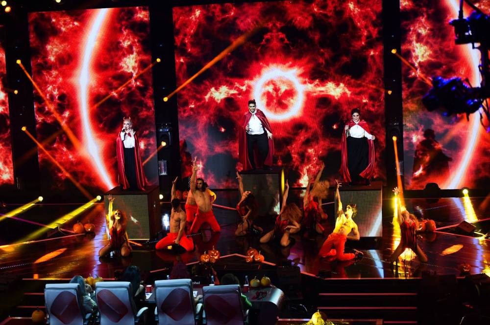 Концертът в навечерието на карнавалния празник Хелоуин впечатли с дизайна, стайлинга и хореографията си. Толкова зрелищно шоу не е имало в цялата история на риалити-жанровете у нас.