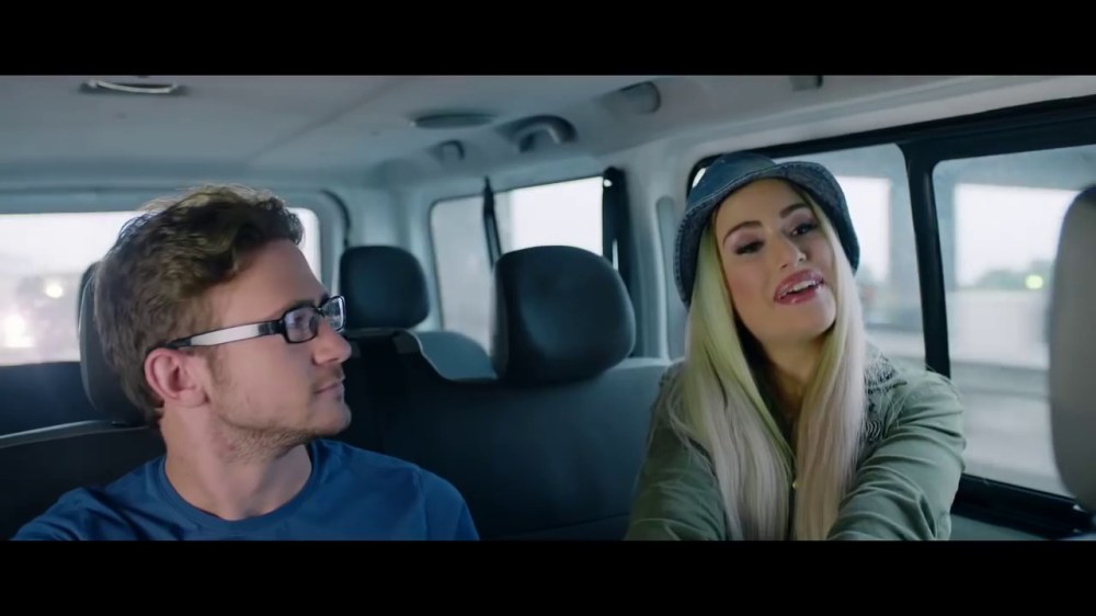 Revolution_X_Geri_Nikol